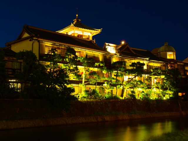 東海館ライトアップ