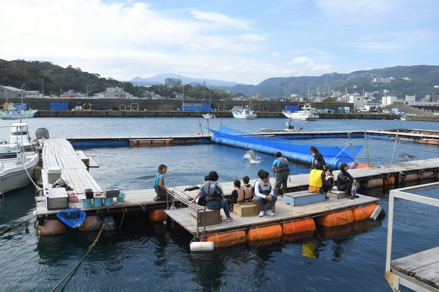 イカダで移動します