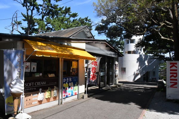 売店やトイレなどで休憩も